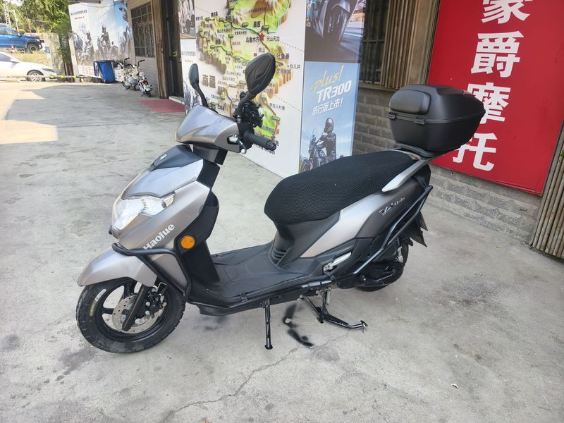 二手豪爵虎鲨VX125