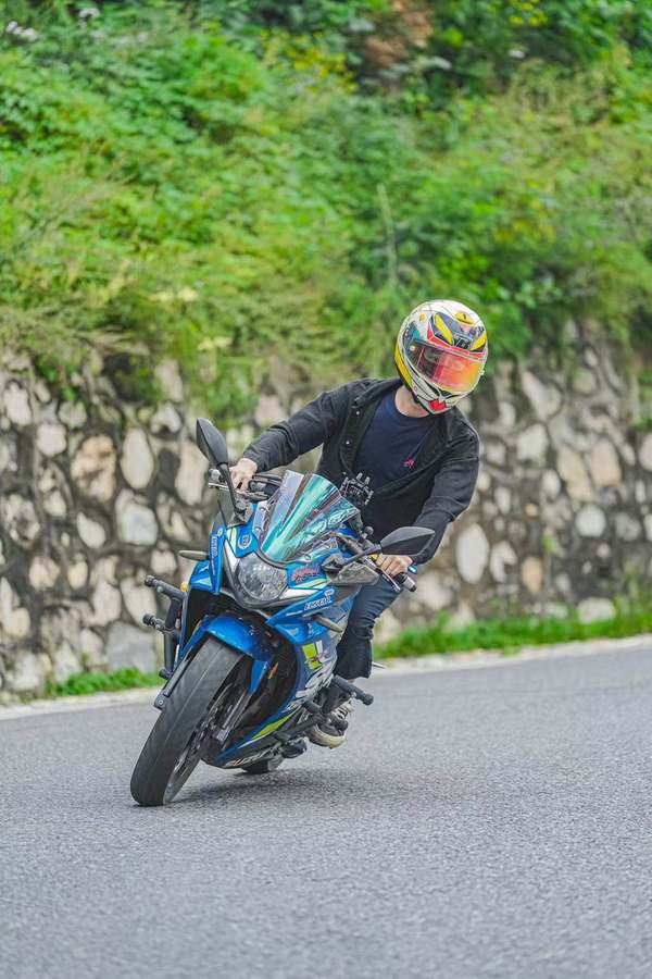 二手豪爵铃木GSX250R