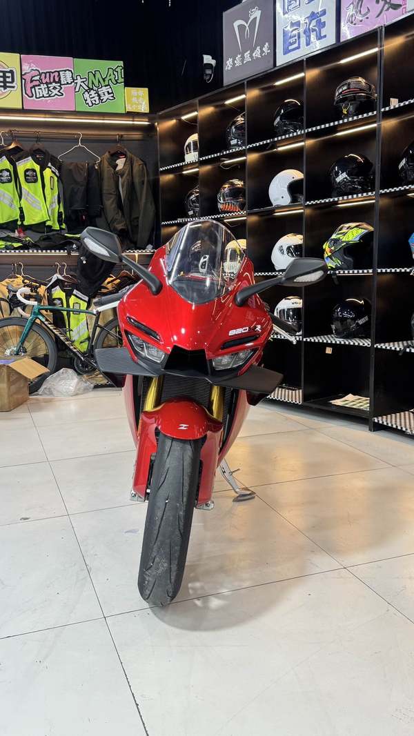 二手张雪机车820RR