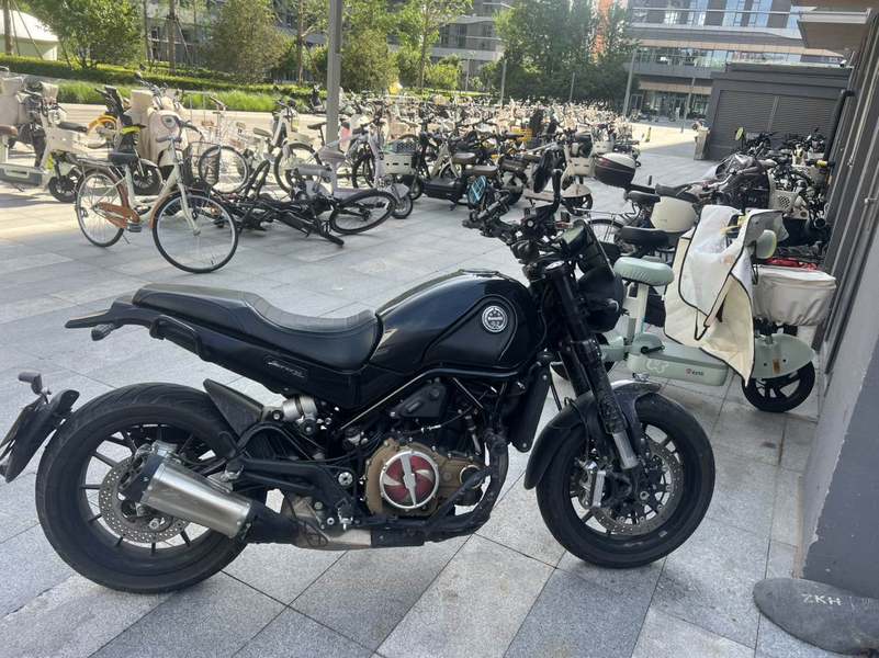 二手贝纳利幼狮 Leoncino 500