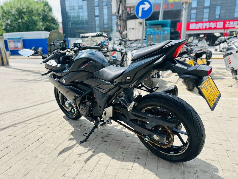 二手豪爵铃木GSX250R