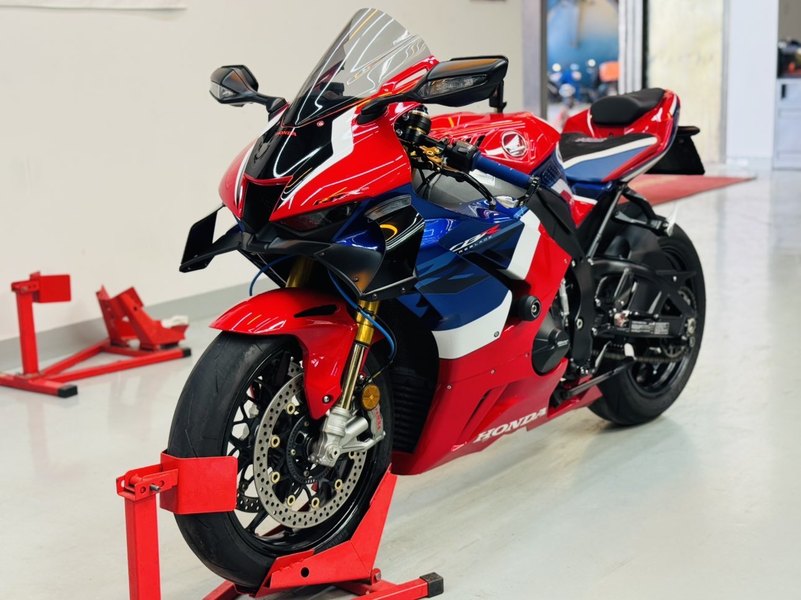 二手本田CBR 1000 RR-R