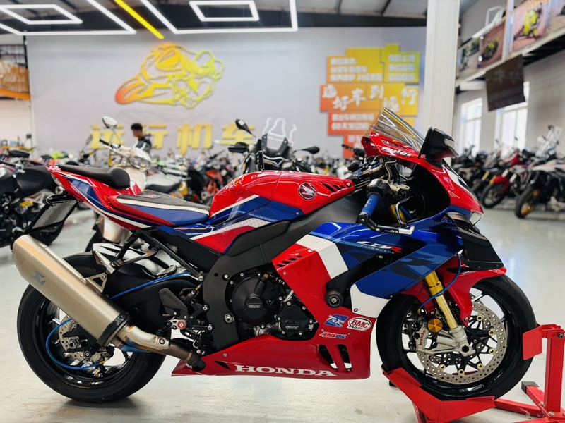 二手本田CBR 1000 RR-R