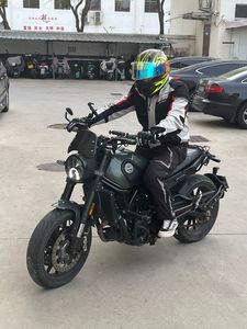 二手贝纳利幼狮 Leoncino 500