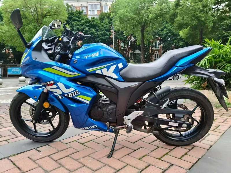 二手济南铃木极客飒 Gixxer 155