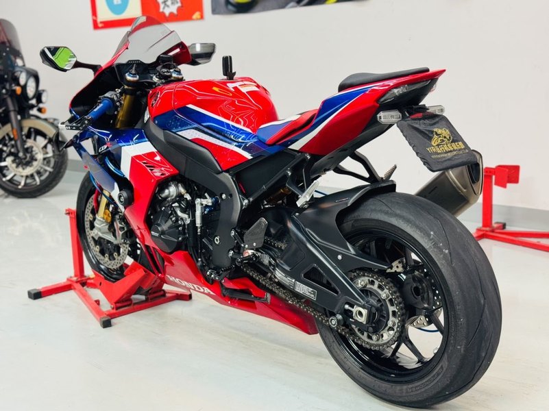 二手本田CBR 1000 RR-R