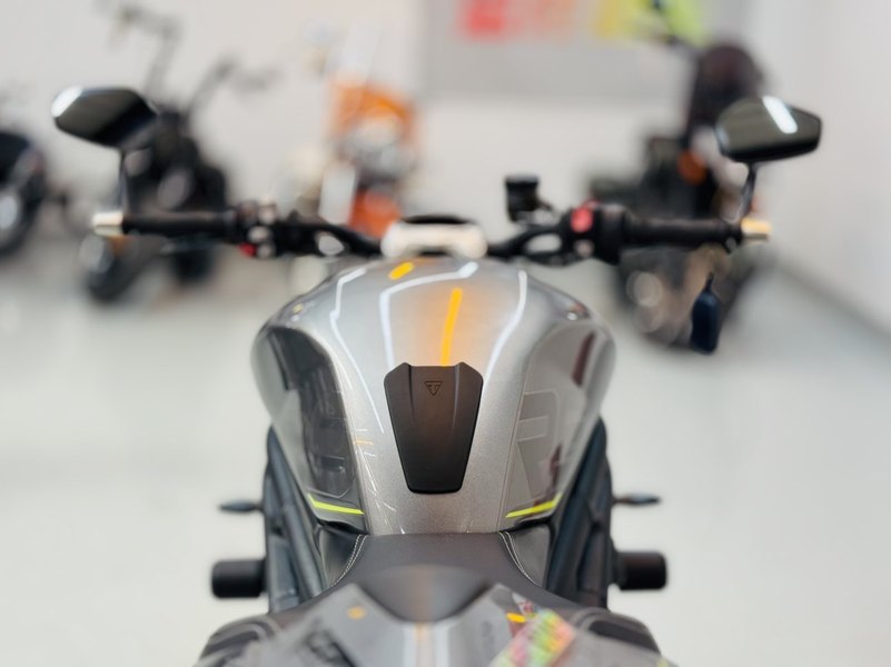 二手凯旋Speed Triple 1200