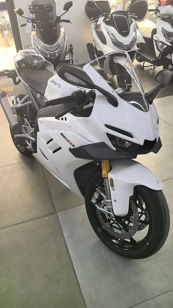 二手张雪机车820RR