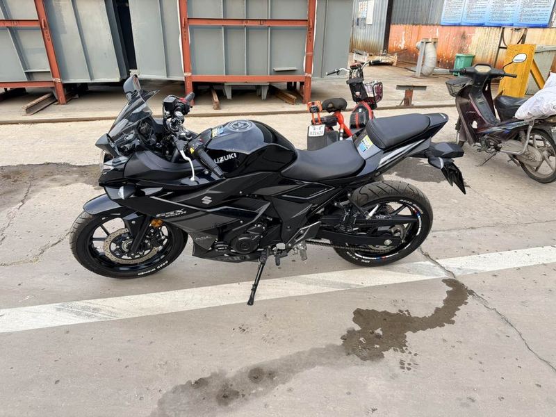 二手豪爵铃木GSX250R