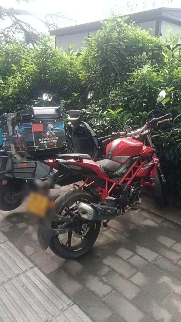 二手贝纳利红宝龙 TNT150i