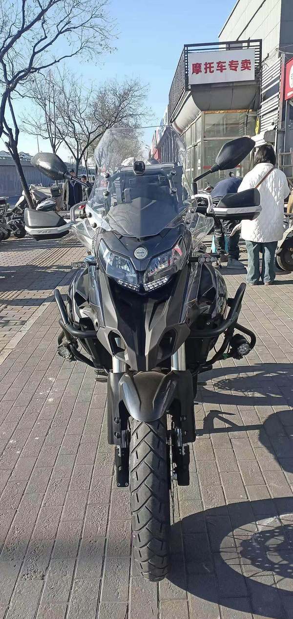 二手贝纳利金鹏 TRK502