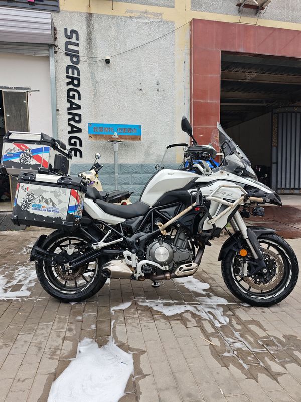 二手贝纳利金鹏 TRK502
