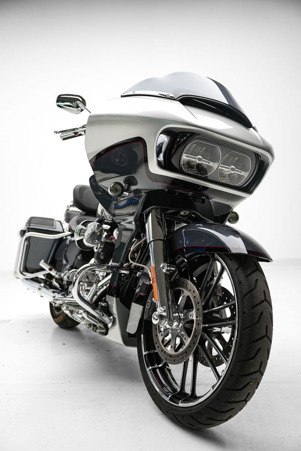 二手哈雷戴维森公路滑翔 Road Glide