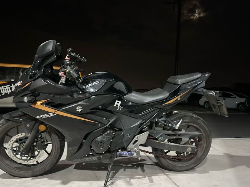 二手豪爵铃木GSX250R
