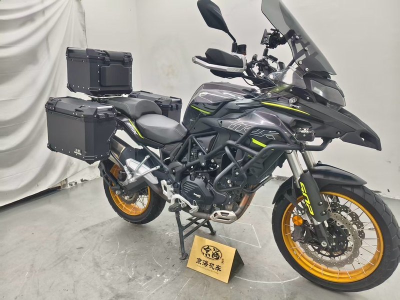 二手贝纳利金鹏 TRK502