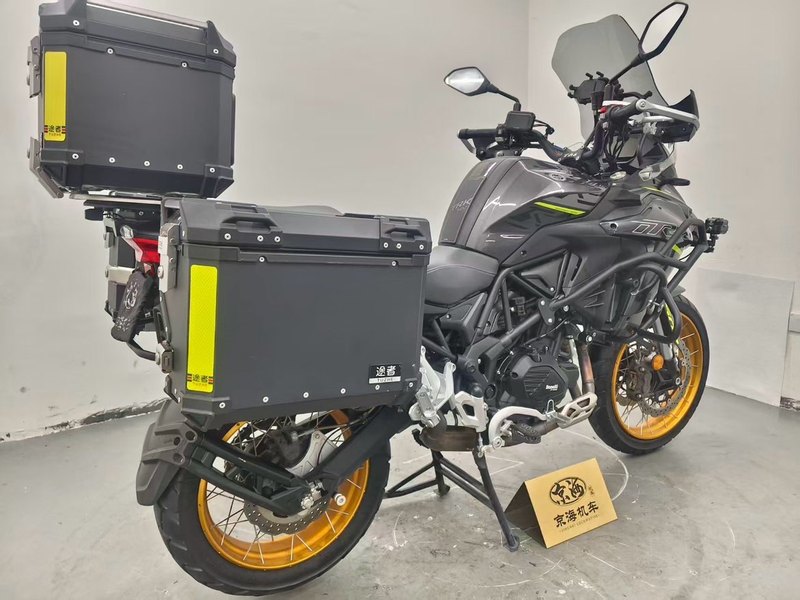 二手贝纳利金鹏 TRK502