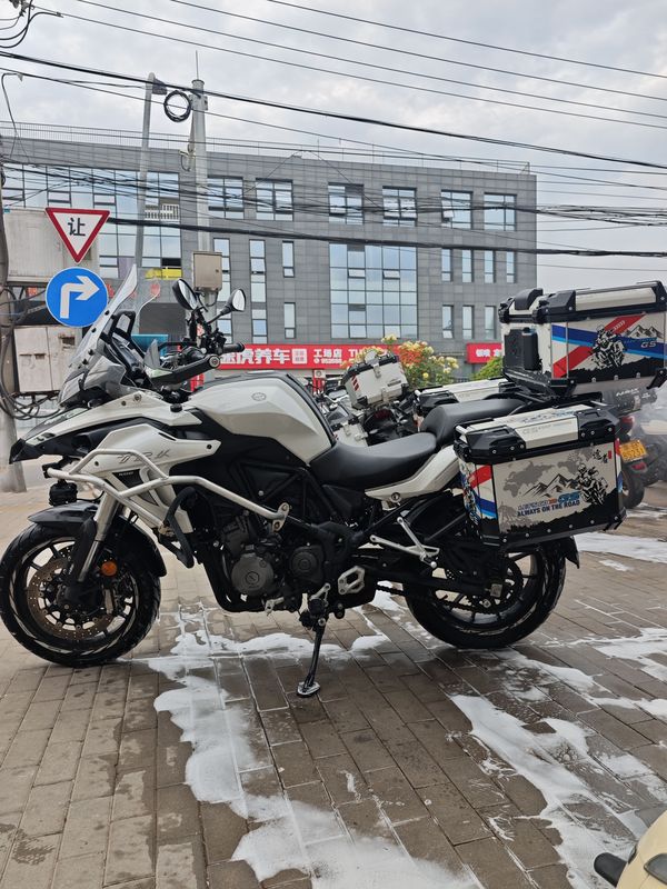 二手贝纳利金鹏 TRK502