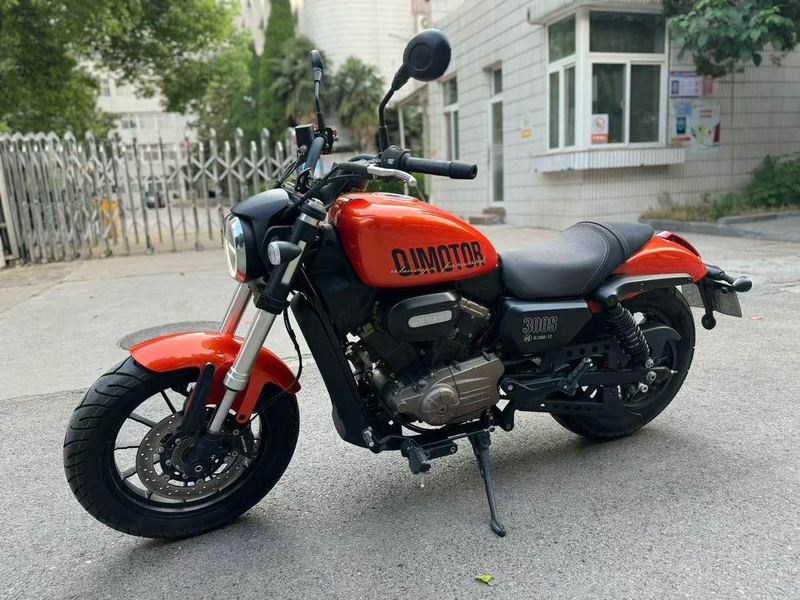 二手QJMOTOR闪300