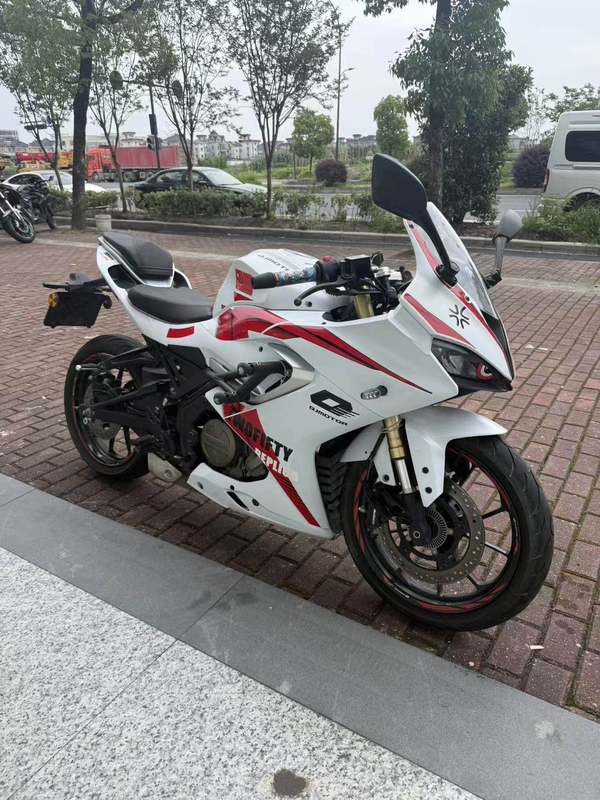 二手QJMOTOR赛250