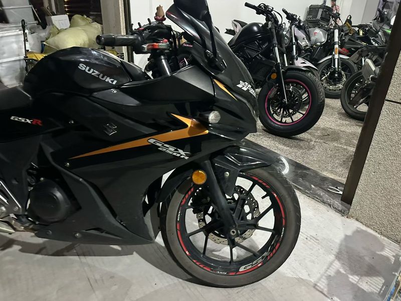 二手豪爵铃木GSX250R