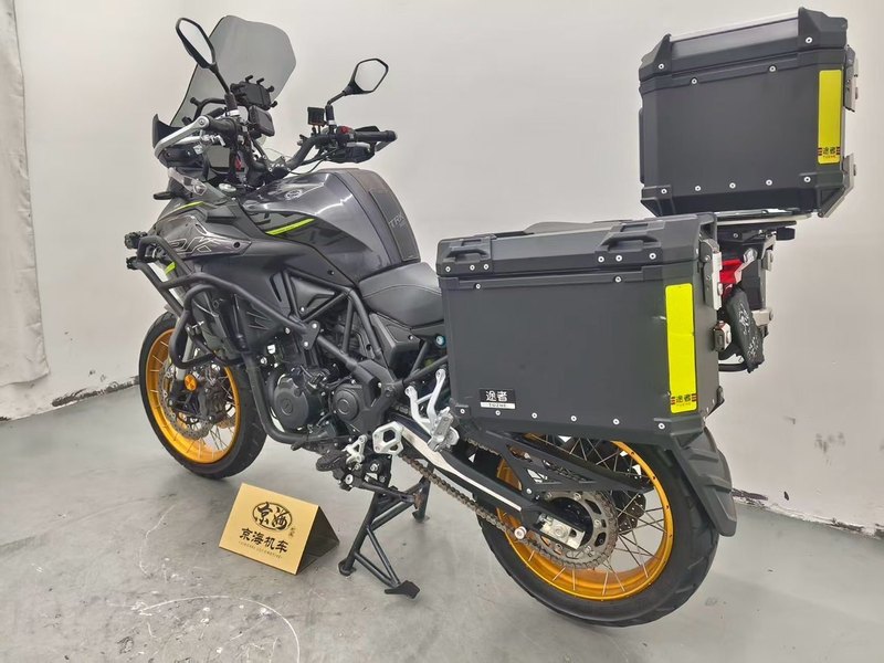 二手贝纳利金鹏 TRK502