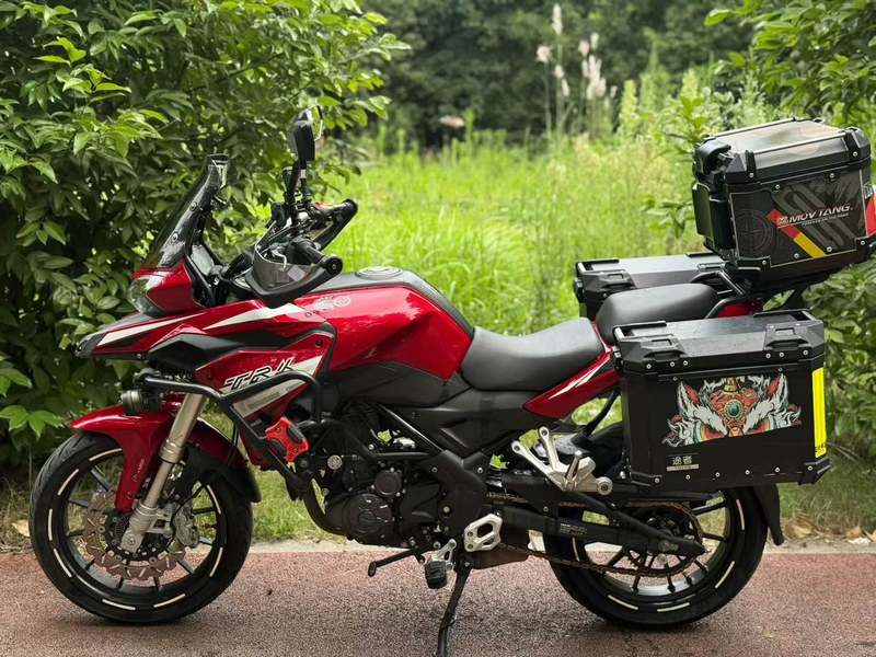 二手贝纳利金鹏 TRK251