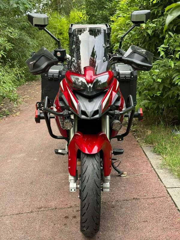 二手贝纳利金鹏 TRK251