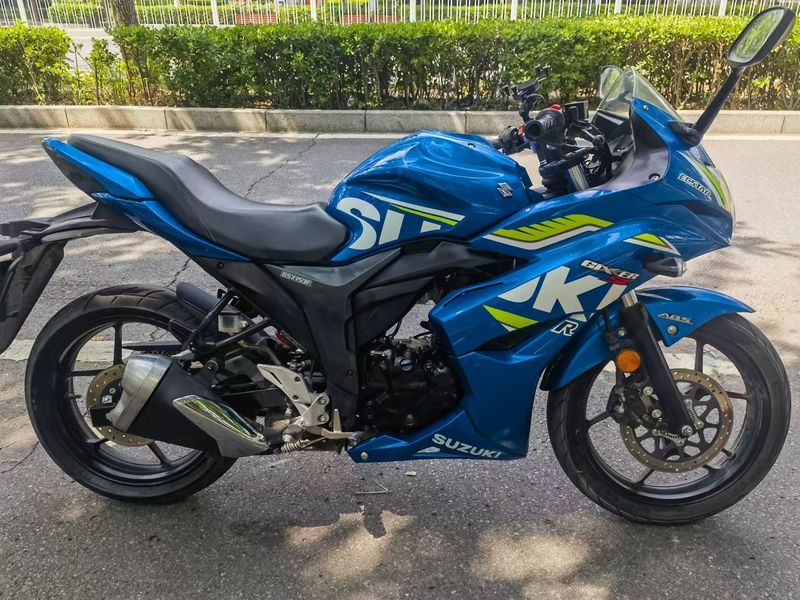 二手济南铃木极客飒 Gixxer 155