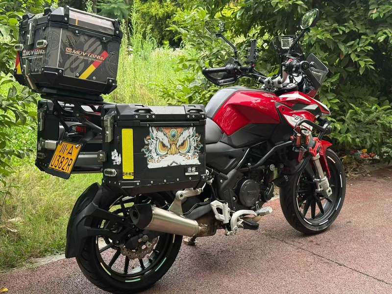 二手贝纳利金鹏 TRK251