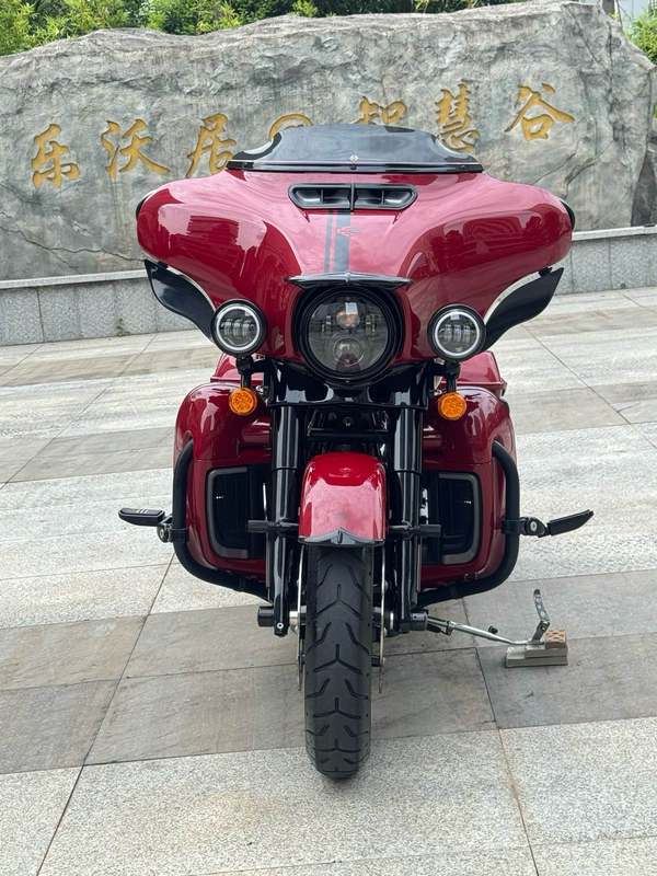 二手哈雷戴维森大道滑翔 Street Glide
