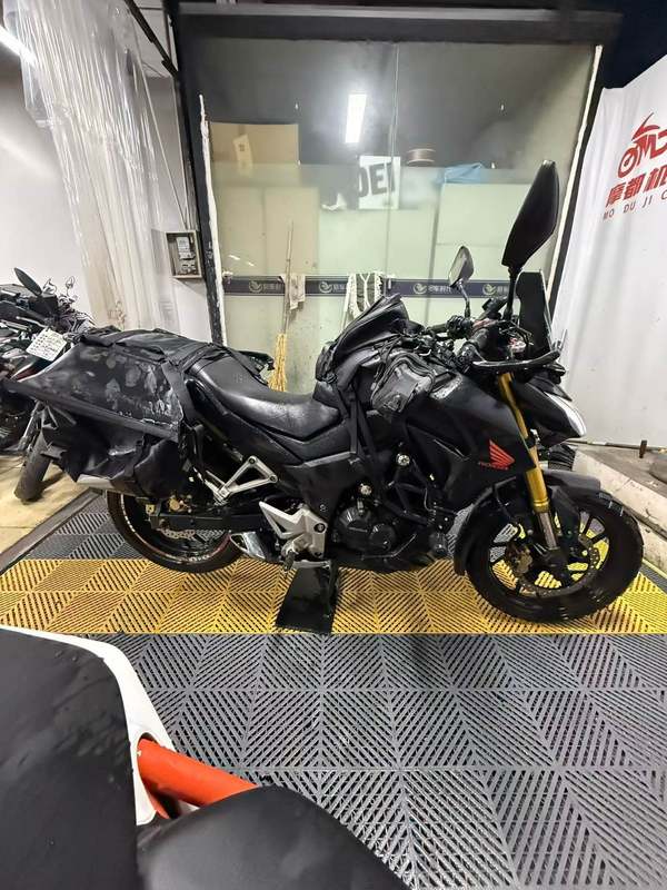 二手五羊本田CB190R 暴锋眼