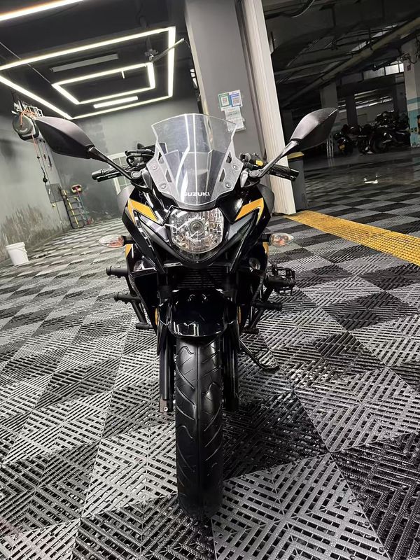 二手豪爵铃木GSX250R
