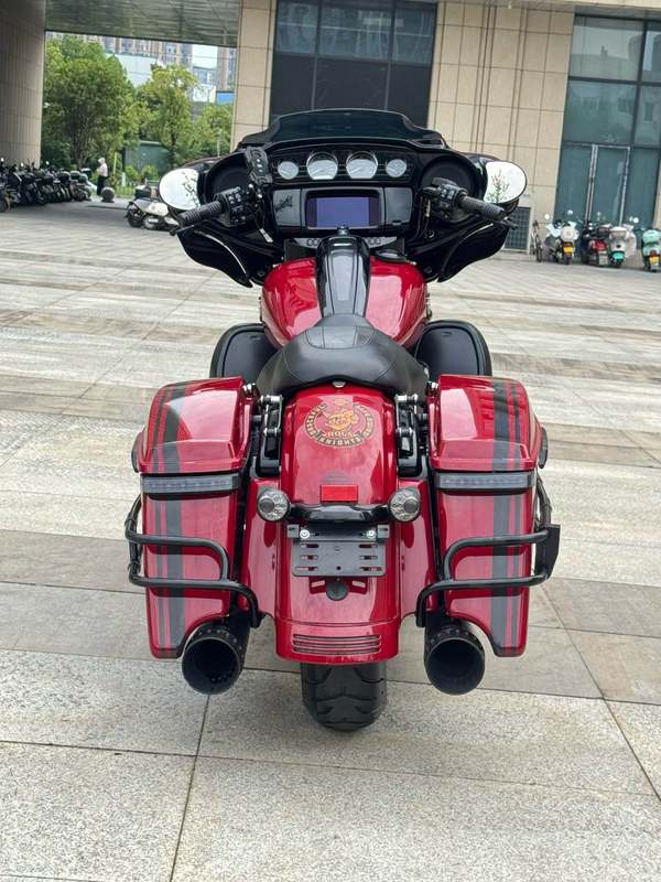 二手哈雷戴维森大道滑翔 Street Glide