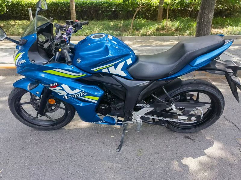 二手济南铃木极客飒 Gixxer 155