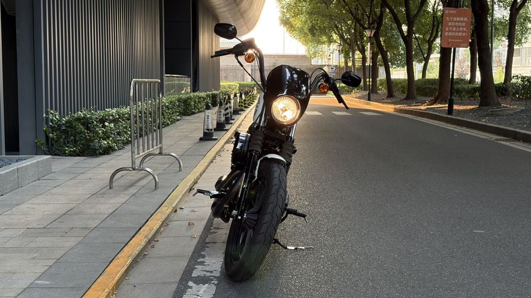 二手哈雷戴维森Iron883 硬汉