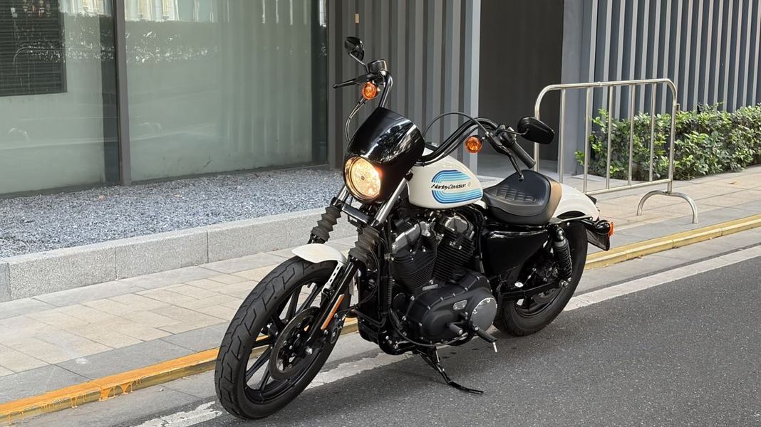 二手哈雷戴维森Iron883 硬汉