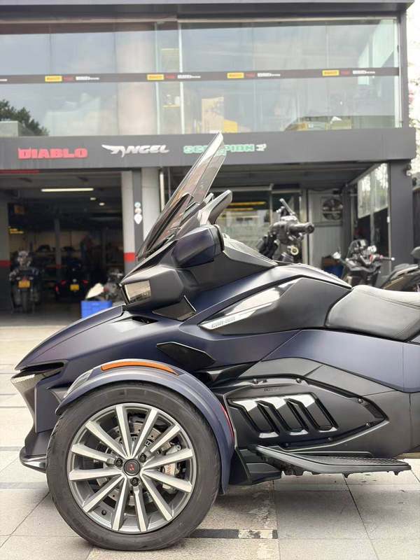 二手庞巴迪Spyder F3 