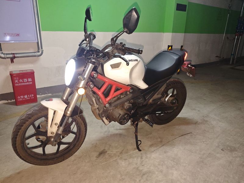二手银钢大怪兽250