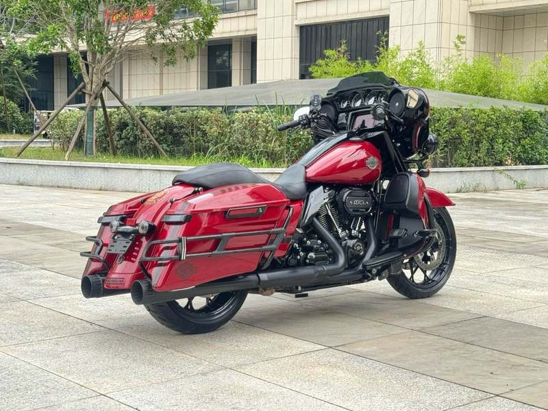 二手哈雷戴维森大道滑翔 Street Glide
