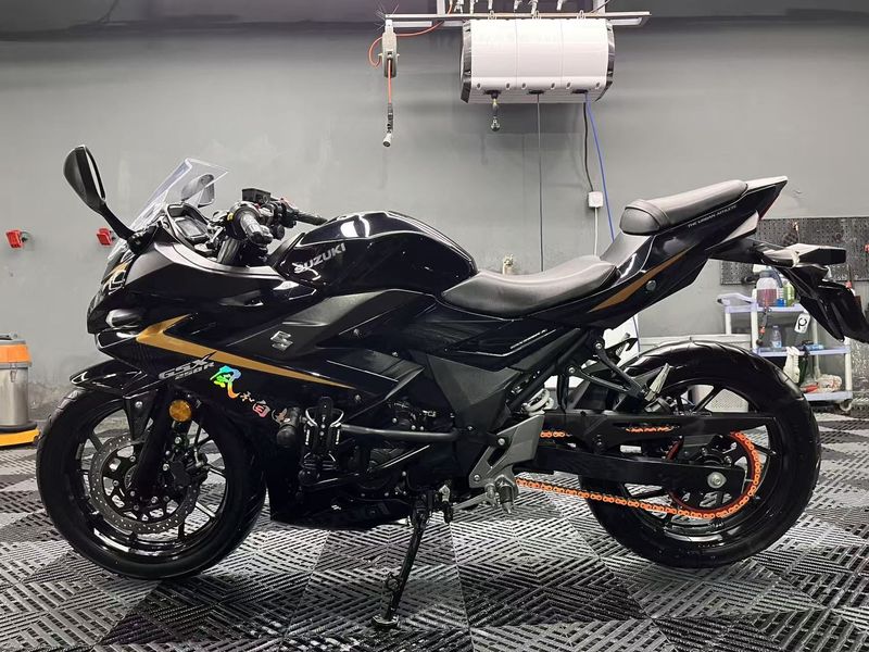 二手豪爵铃木GSX250R