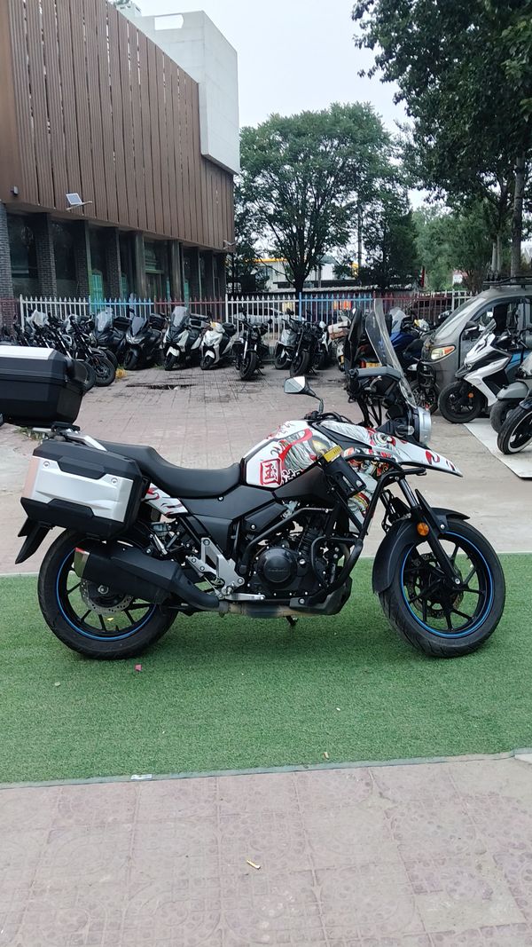 二手豪爵铃木DL250