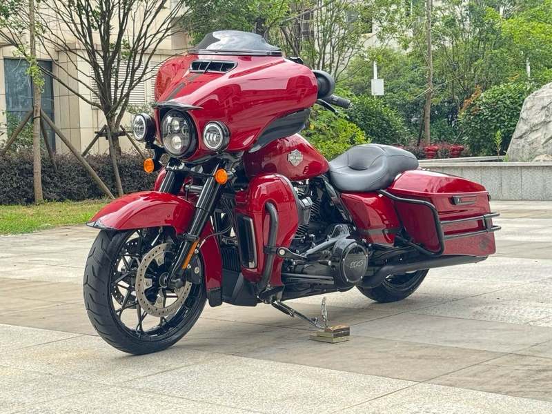 二手哈雷戴维森大道滑翔 Street Glide
