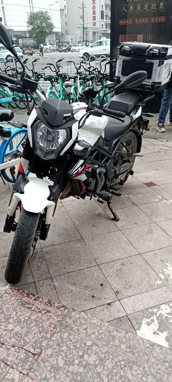二手贝纳利红宝龙 TNT150i