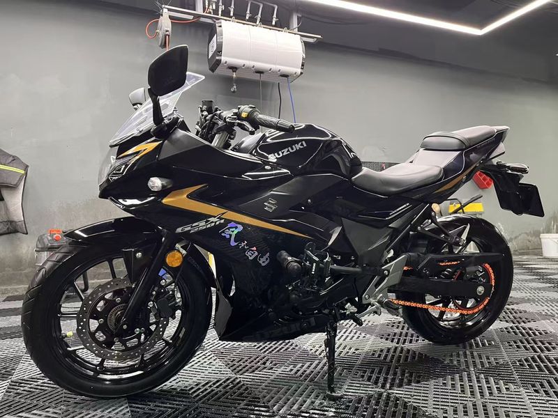 二手豪爵铃木GSX250R