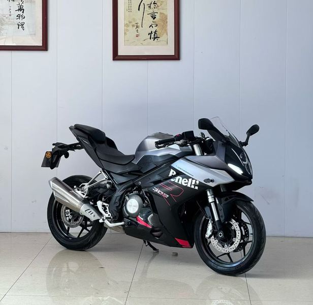 二手贝纳利龙卷风 Tornado 302R