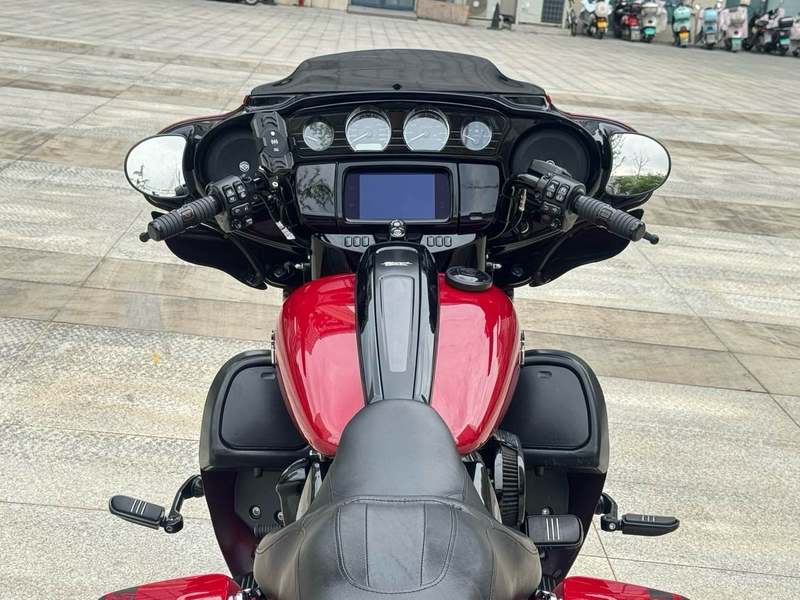 二手哈雷戴维森大道滑翔 Street Glide