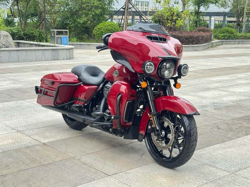 二手哈雷戴维森大道滑翔 Street Glide