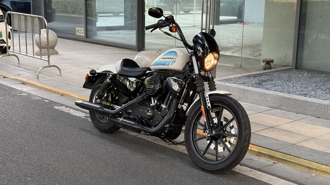 二手哈雷戴维森Iron883 硬汉