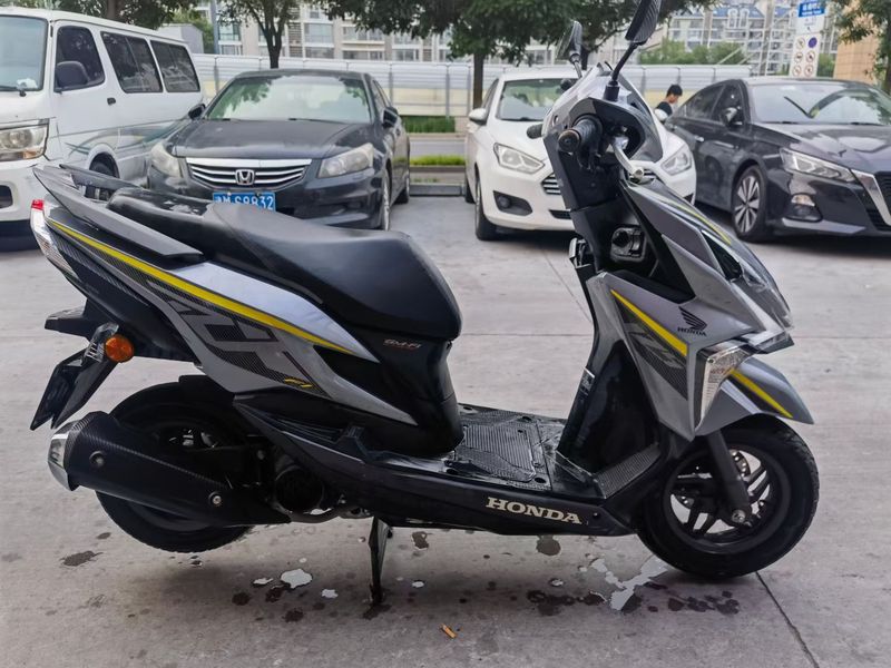 二手新大洲本田裂行 RX125Fi