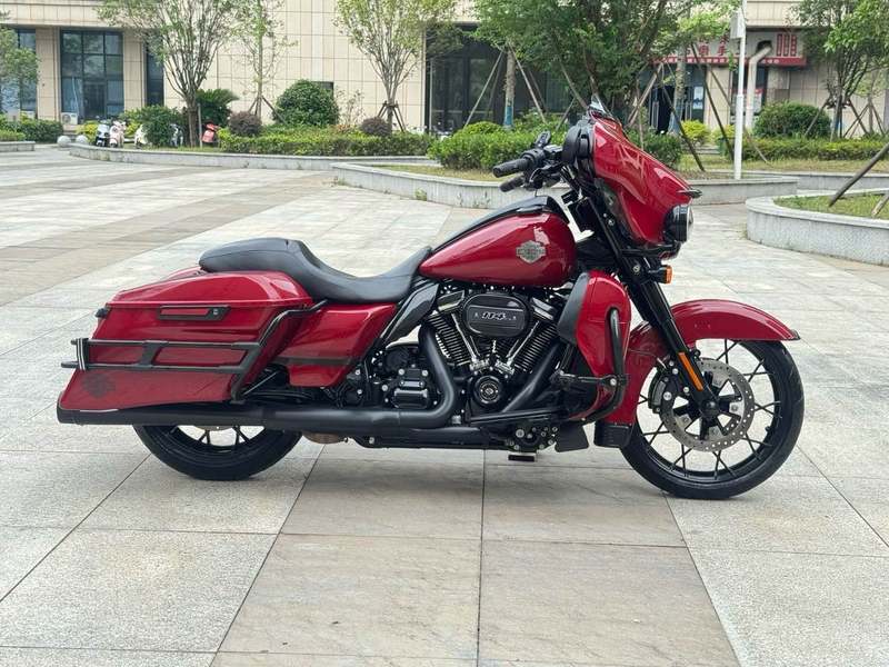 二手哈雷戴维森大道滑翔 Street Glide